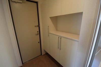 【玄関】 | セジュールトリニテ　Ａ棟 | 同建物サンプル写真