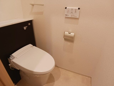 【トイレ】 | グランアウローラⅧ | 落ち着いた色調のトイレです