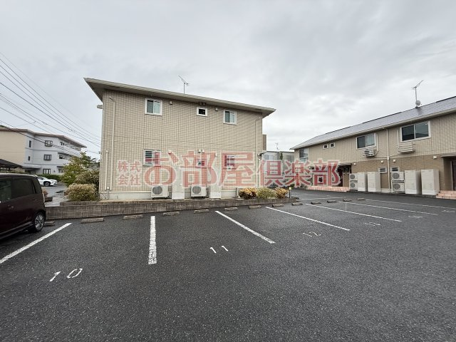 ディアコート合川 A棟の駐車場|駐車場に車を止められます