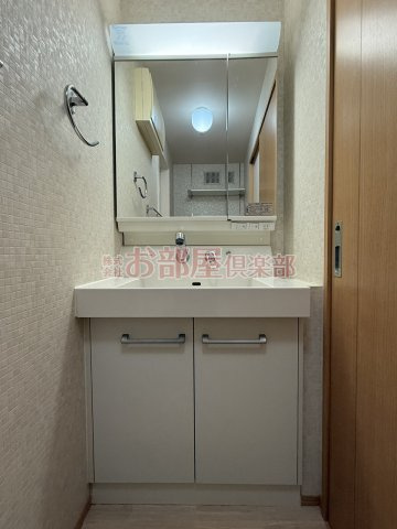 ディアコート合川 A棟の洗面所|広い洗面スペース