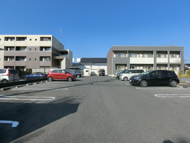 エレガントヴィエⅠの駐車場
