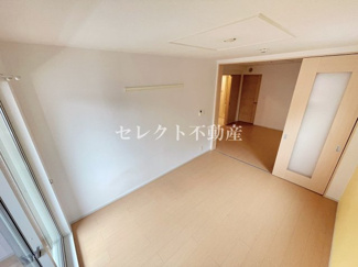 【居間・リビング】 | グレイスメゾン本町ＮＯＲＴＨ | 【グレイスメゾン本町ＮＯＲＴＨ】内装は落ち着いています