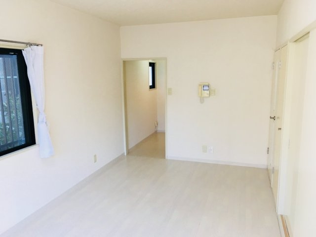 レジナの内装|明るい室内です