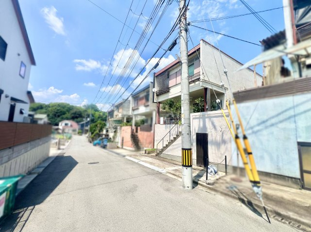 【前面道路含む現地写真】の画像