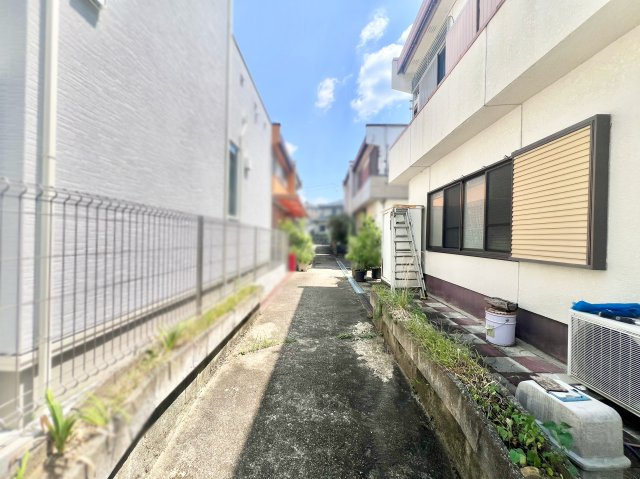 【前面道路含む現地写真】の画像