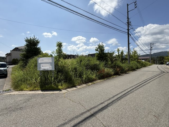 11/18新規　土地　高山市中山町　2236万（角地）の外観