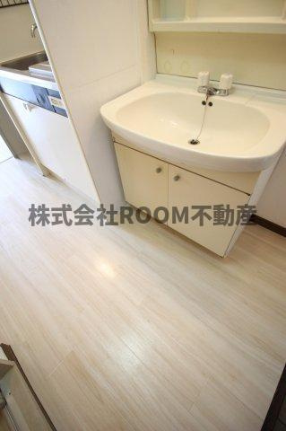 T´ｓマンションの洗面所|脱衣スペースもあります