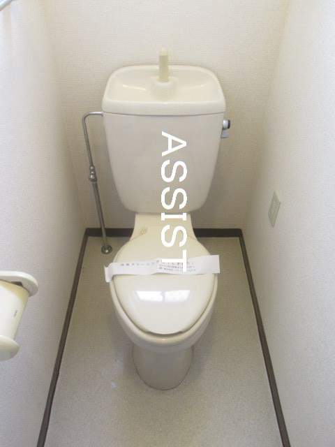 サニーコートＡのトイレ|写真：設備同仕様の別物件です
