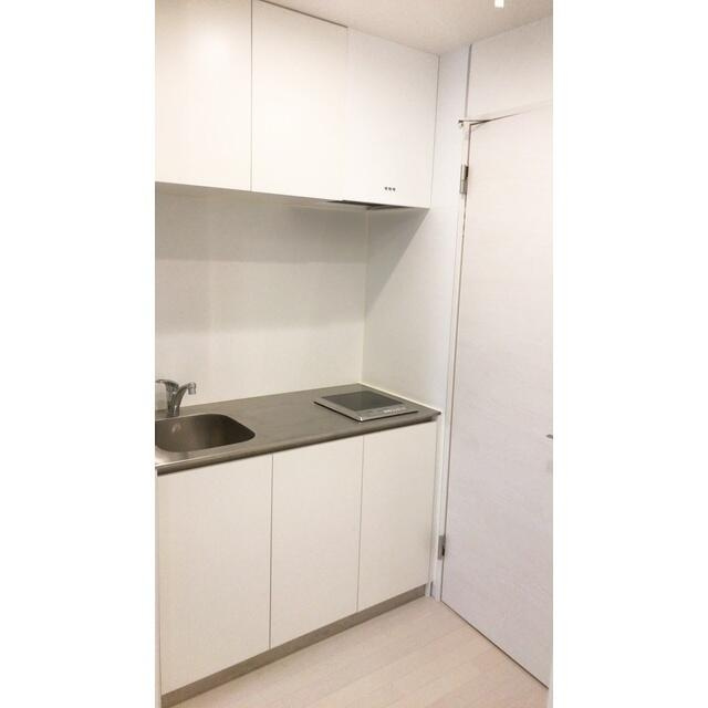 稲城市大丸のアパートのキッチン