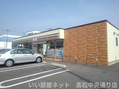 【周辺】 | サン・ルミエールＡ | セブンイレブン丸亀運動公園前店まで650m