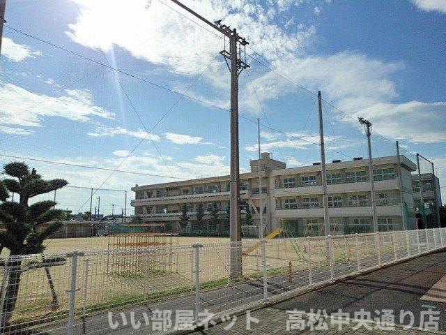 【周辺】 | サン・ルミエールＡ | 丸亀市立城南小学校まで550m