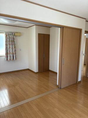 【洋室】 | 本新町N貸家