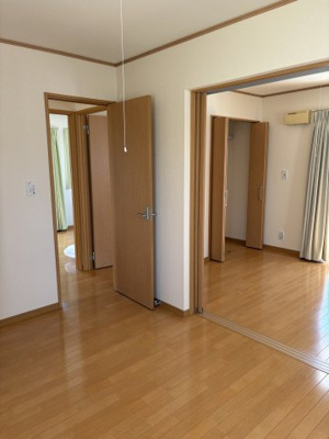 【洋室】 | 本新町N貸家