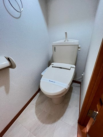 レオパレスタークのトイレ|落ち着いたトイレです