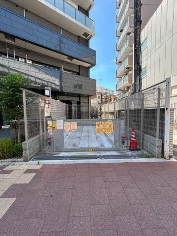 プレサンスKOBE須佐野ハーバルの駐車場