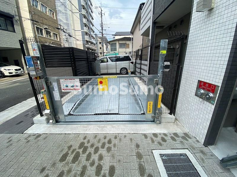 ワールドアイ神戸湊町の駐車場|駐車場に車を止められます