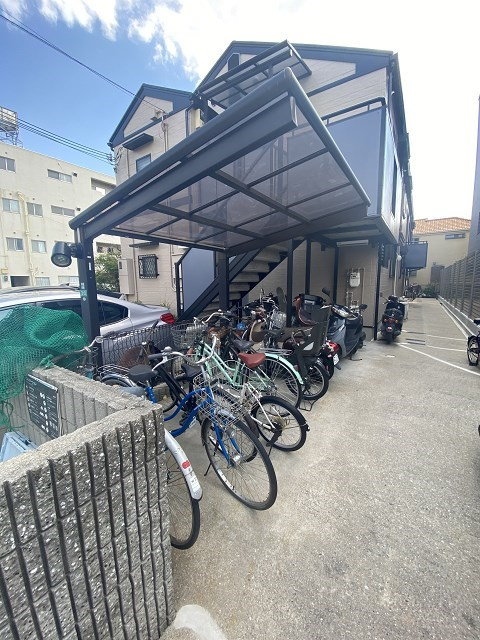 ドルフ甲子園の外観