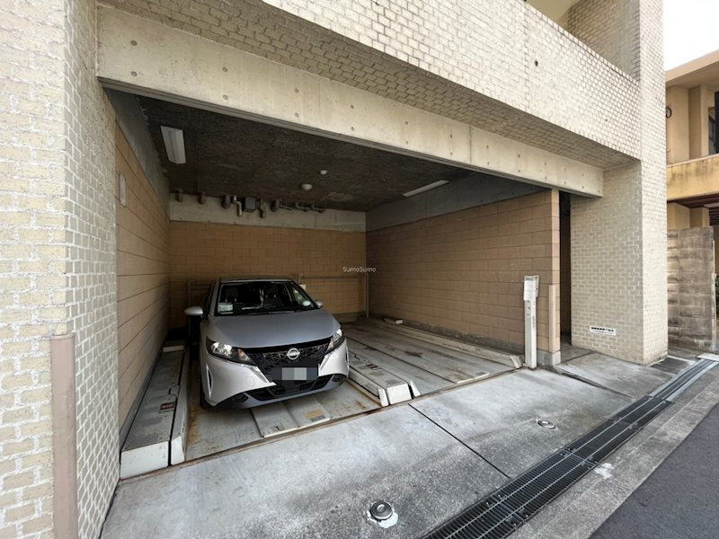 アーバネックス北堀江の駐車場