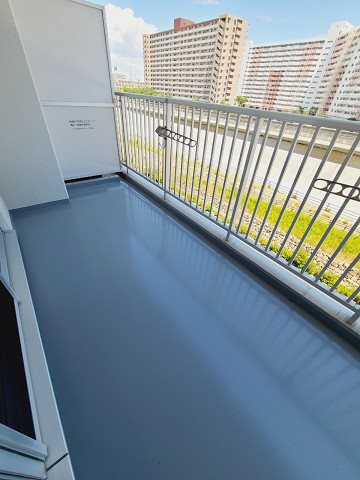 UR浜甲子園なぎさ街　23号棟のバルコニー