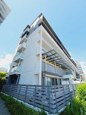 UR浜甲子園なぎさ街　23号棟の外観