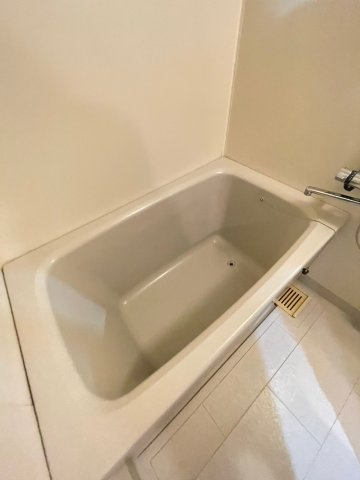 リンデン東薬院の浴室