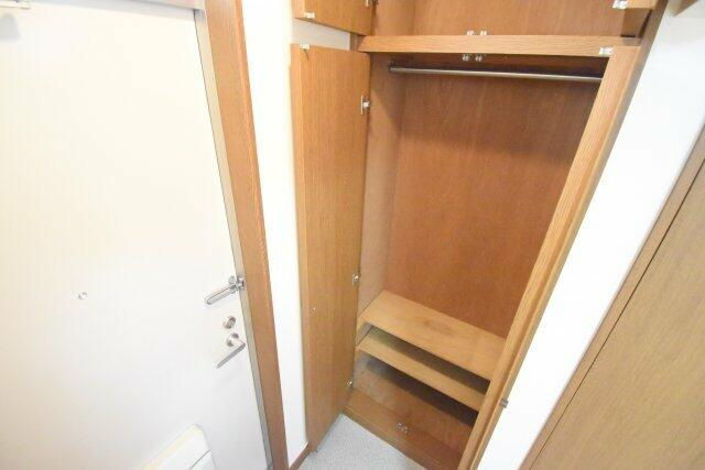 川崎市多摩区登戸のアパートの収納|同物件別部屋参考写真です。