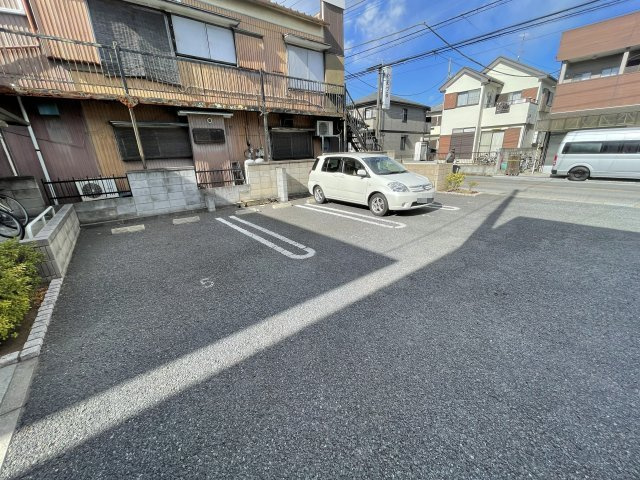 アルヴィータの駐車場