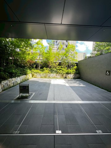 グランドメゾン大濠公園THE TOWERの駐車場