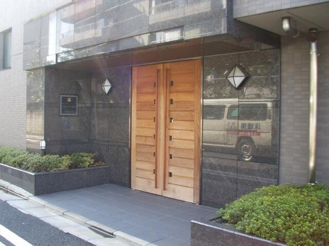 ルーブル学芸大学五番館のエントランス
