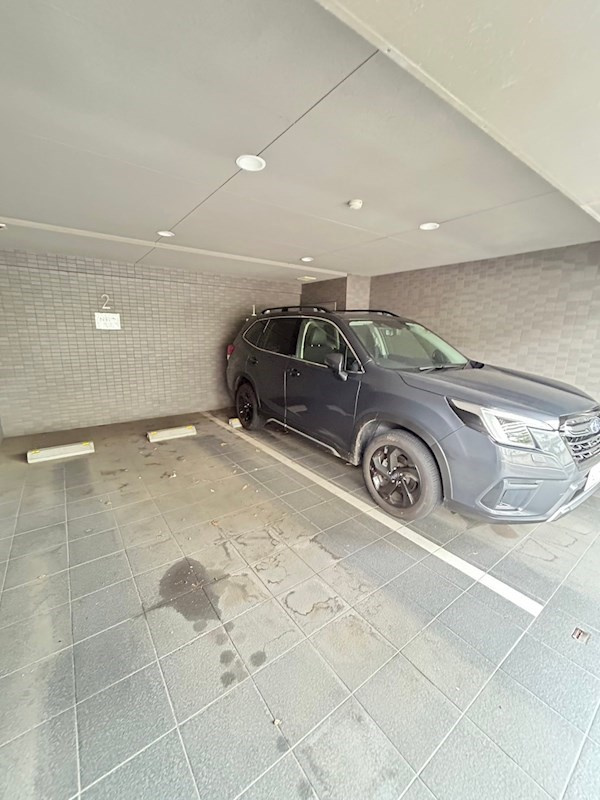 ルーブル学芸大学五番館の駐車場