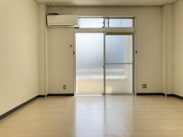 コーポ蜂屋の居間・リビング