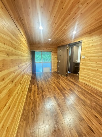 丸山町1丁目車庫付き戸建ての内装