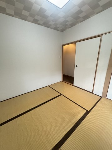 丸山町1丁目車庫付き戸建ての和室