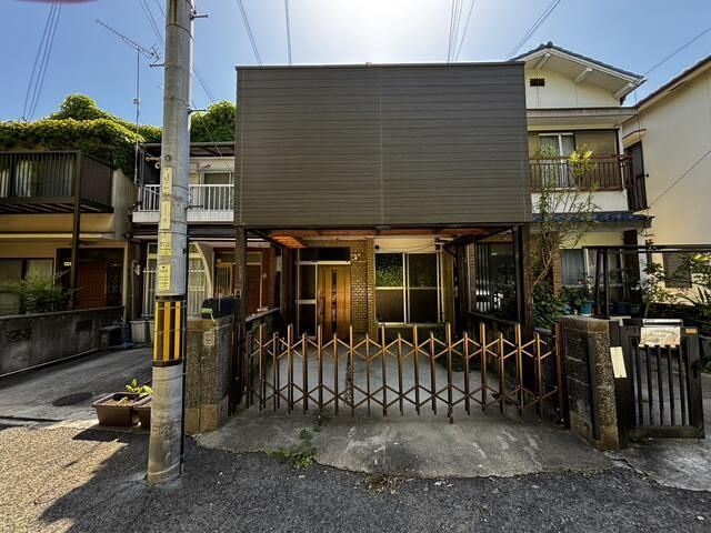 丸山町1丁目車庫付き戸建て