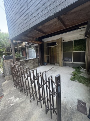 丸山町1丁目車庫付き戸建ての駐車場