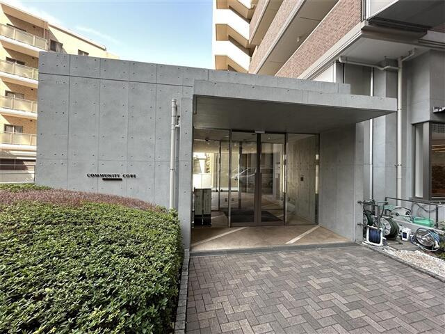 深沢ハウスＥ棟のエントランス