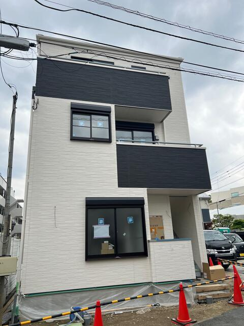 川崎市多摩区中野島４丁目のアパートのエントランス