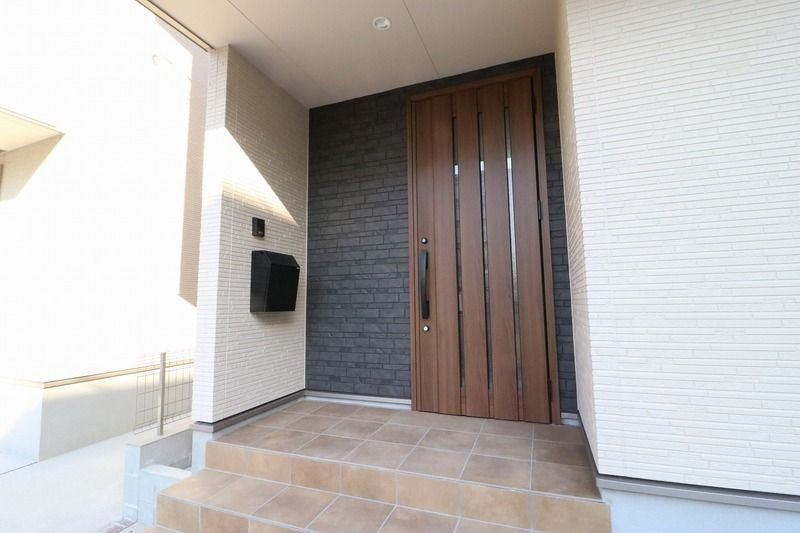 梅光園2丁目戸建Ⅱの玄関