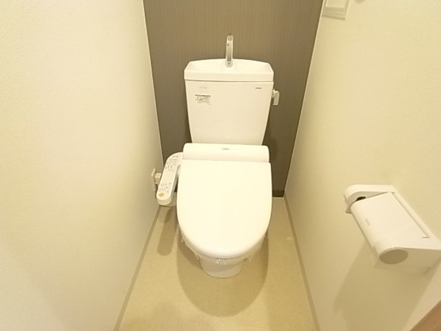 プレサンスみなと元町駅前のトイレ