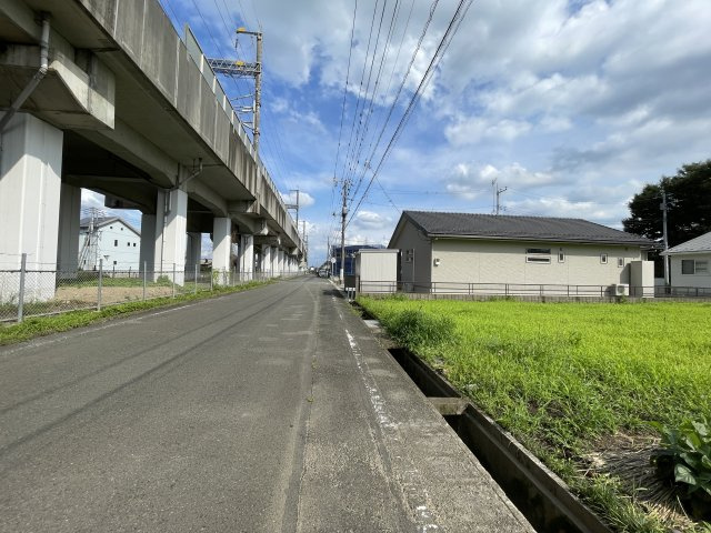 高崎市下佐野町売土地の前面道路含む現地写真