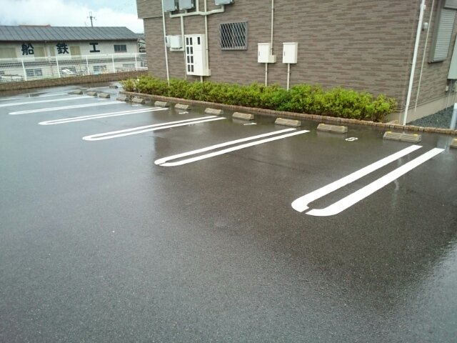 【駐車場】 | グランプラザ弐番館 | 駐車場完備です