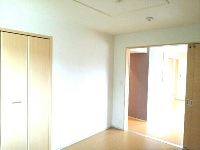 【内装】 | グランプラザ弐番館 | 明るい色調の室内です
