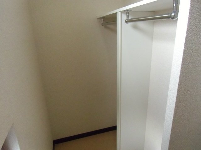 レオネクスト煌の内装|２Ｆの部屋にはウォークインクローゼットがあります