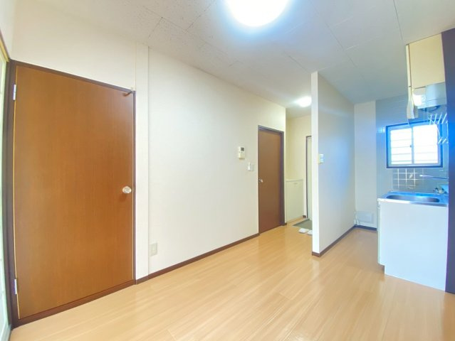 【居間・リビング】 | ウイングコート | 写真別部屋・同タイプのお部屋です。