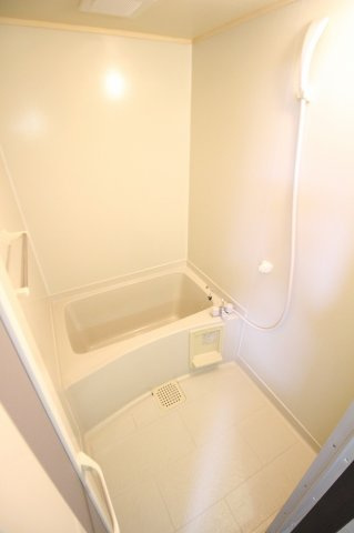 【浴室】 | ウイングコート | 写真別部屋・同タイプのお部屋です。