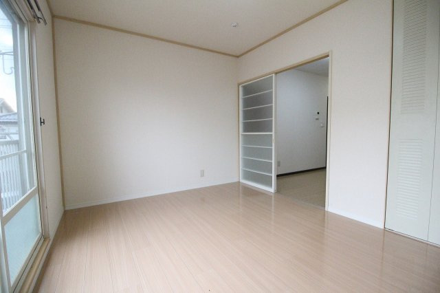 【居間・リビング】 | ウイングコート | 写真別部屋・同タイプのお部屋です。