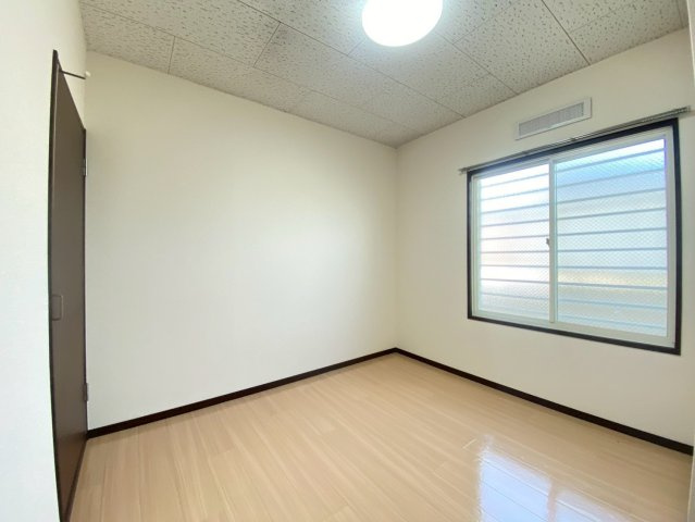 【洋室】 | ウイングコート | 写真別部屋・同タイプのお部屋です。