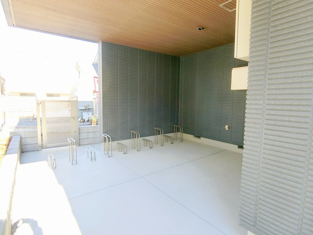 Maison du Souffleのその他共用部分|★屋根付き駐輪場★