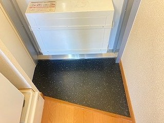 レオパレスノクターンの玄関|落ち着いた玄関です