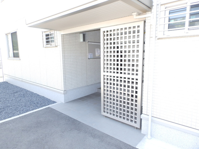 【エントランス】 | アーバン宮地D | 毎日通るエントランスはこのようになっています